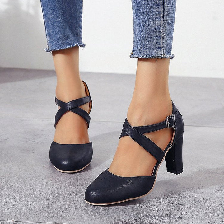 Damen Pumps mit dekorativem Riemendesign und komfortablem Blockabsatz – Lioré