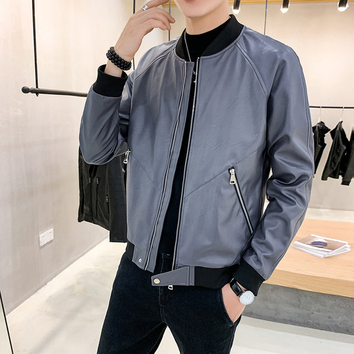 Herren Slim-Fit Kunstleder-Bomberjacke mit asymmetrischer Nahtführung, diagonalem Reißverschlusstaschen-Detail und Rippabschluss Echoarchiv