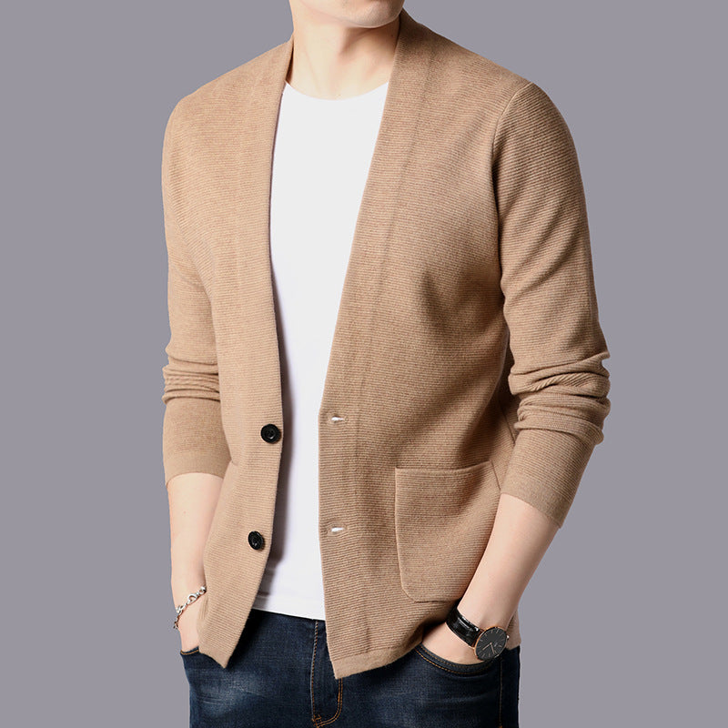 Herren modische Strickjacke mit praktischen Taschen und elegantem V-Ausschnitt Echoarchiv