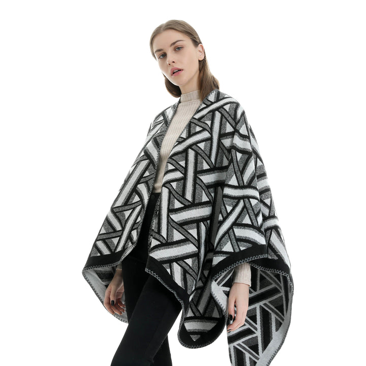 Damen Oversize-Ruana mit geometrischem Jacquard und Ziernaht – Avérine