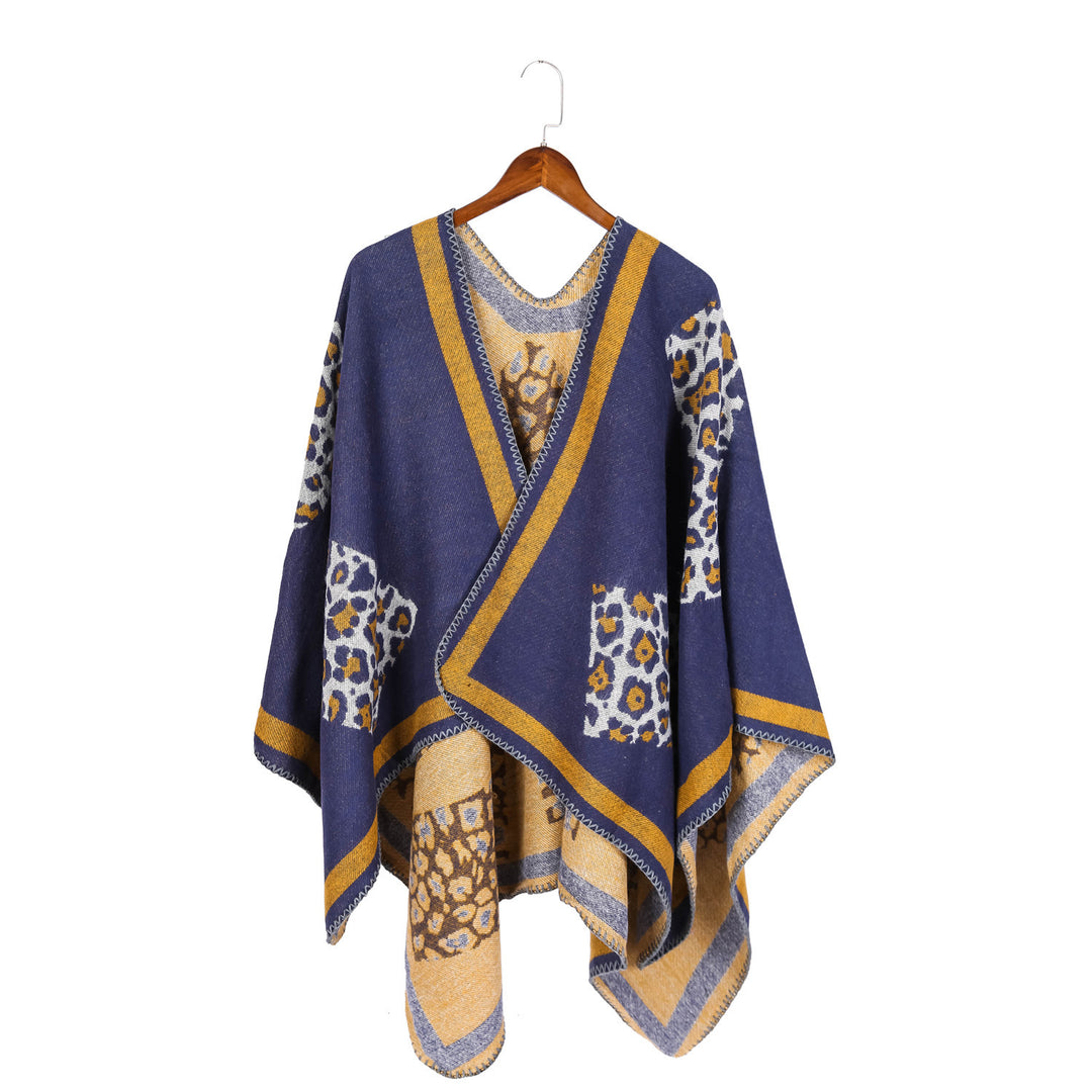Damen Wolloptik-Kimono-Ruana mit Leopardenjacquard und kontrastierter Bordüre – Célinea