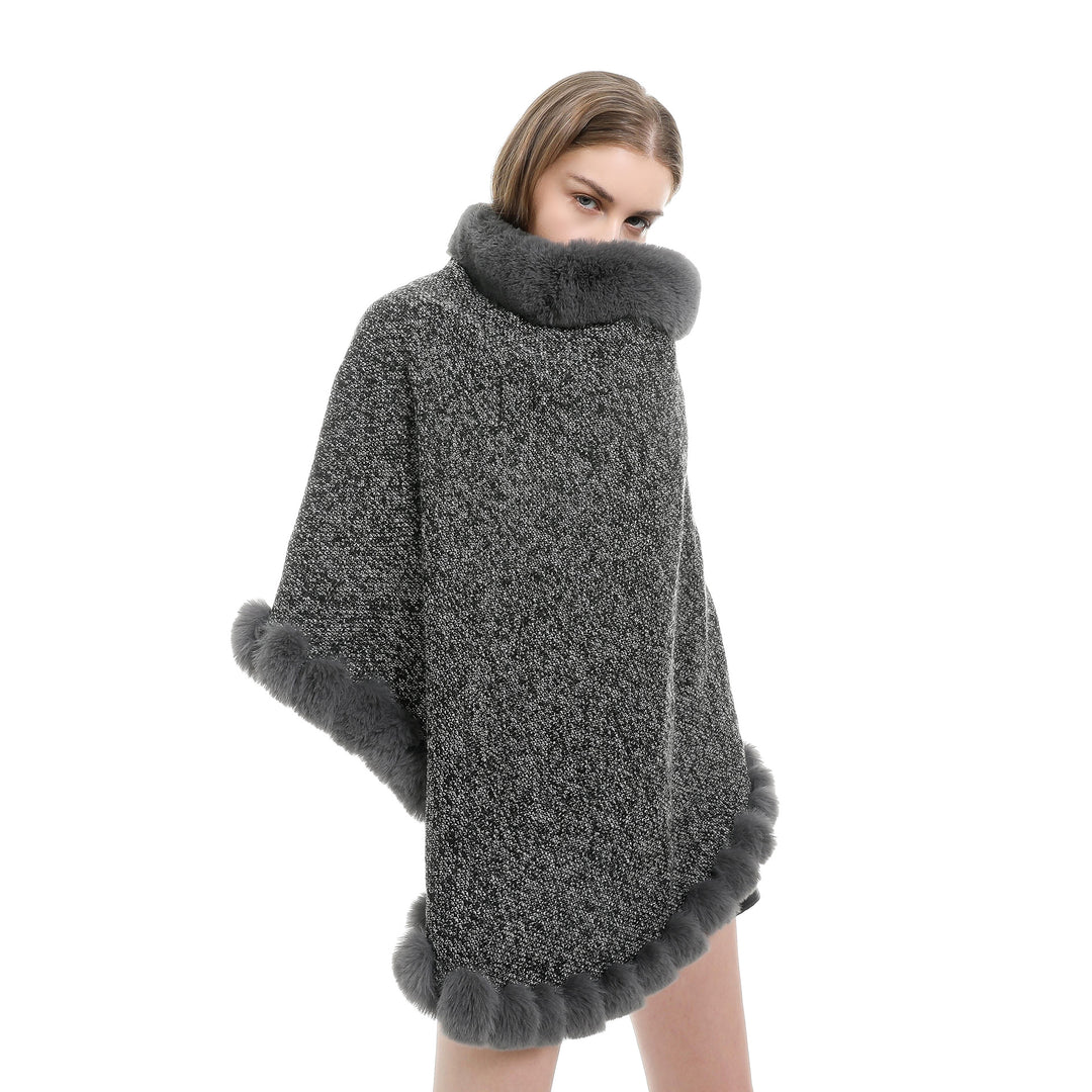 Damen Fein gestrickter Ruana-Poncho mit Kunstfellbesatz und asymmetrischem Saum – Célinea