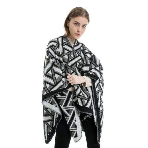 Damen Oversize-Ruana mit geometrischem Jacquard und Ziernaht – Avérine