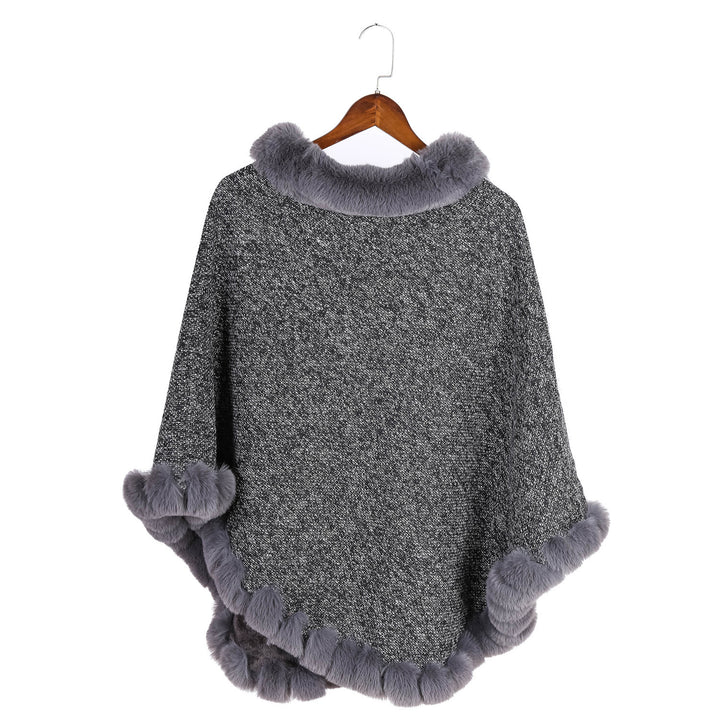 Damen Fein gestrickter Ruana-Poncho mit Kunstfellbesatz und asymmetrischem Saum – Célinea
