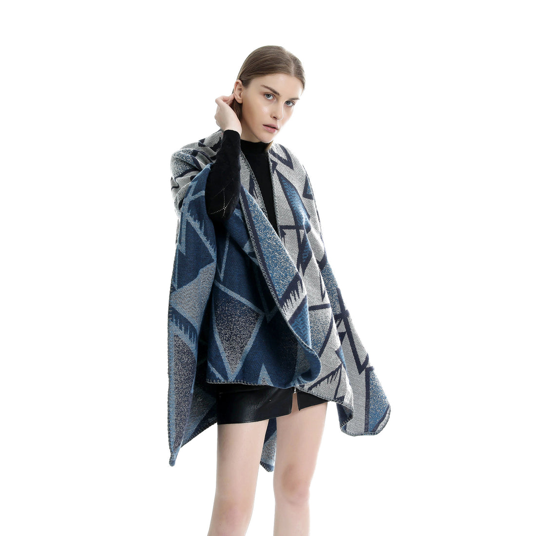 Damen Geometrischer Jacquard-Ruana-Überwurf mit offenem Fall und Zierkante – Avérine