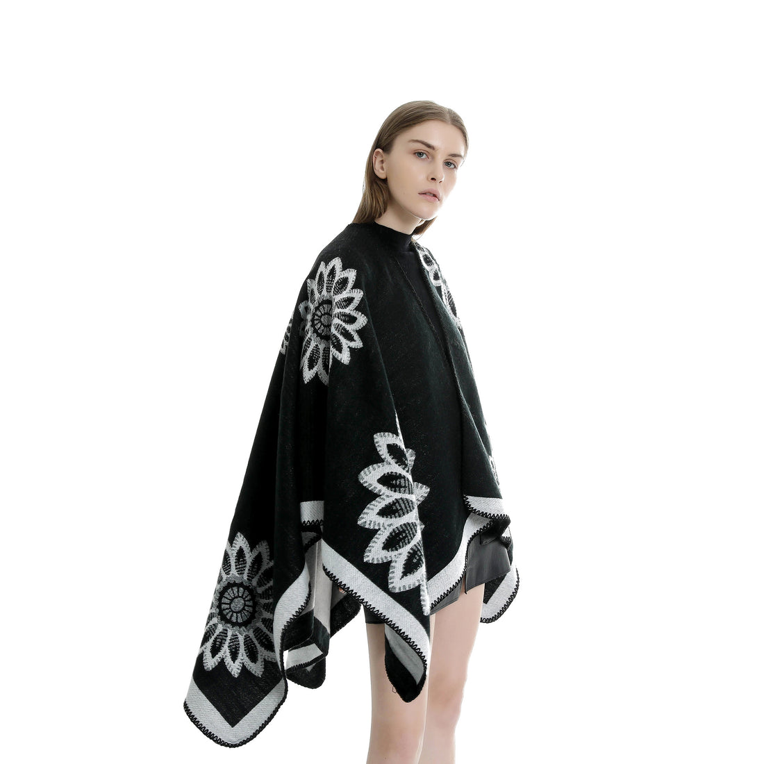 Damen Wollmix‑Ruana mit floraler Intarsienjacquard und offener Kimono‑Silhouette – Veloura