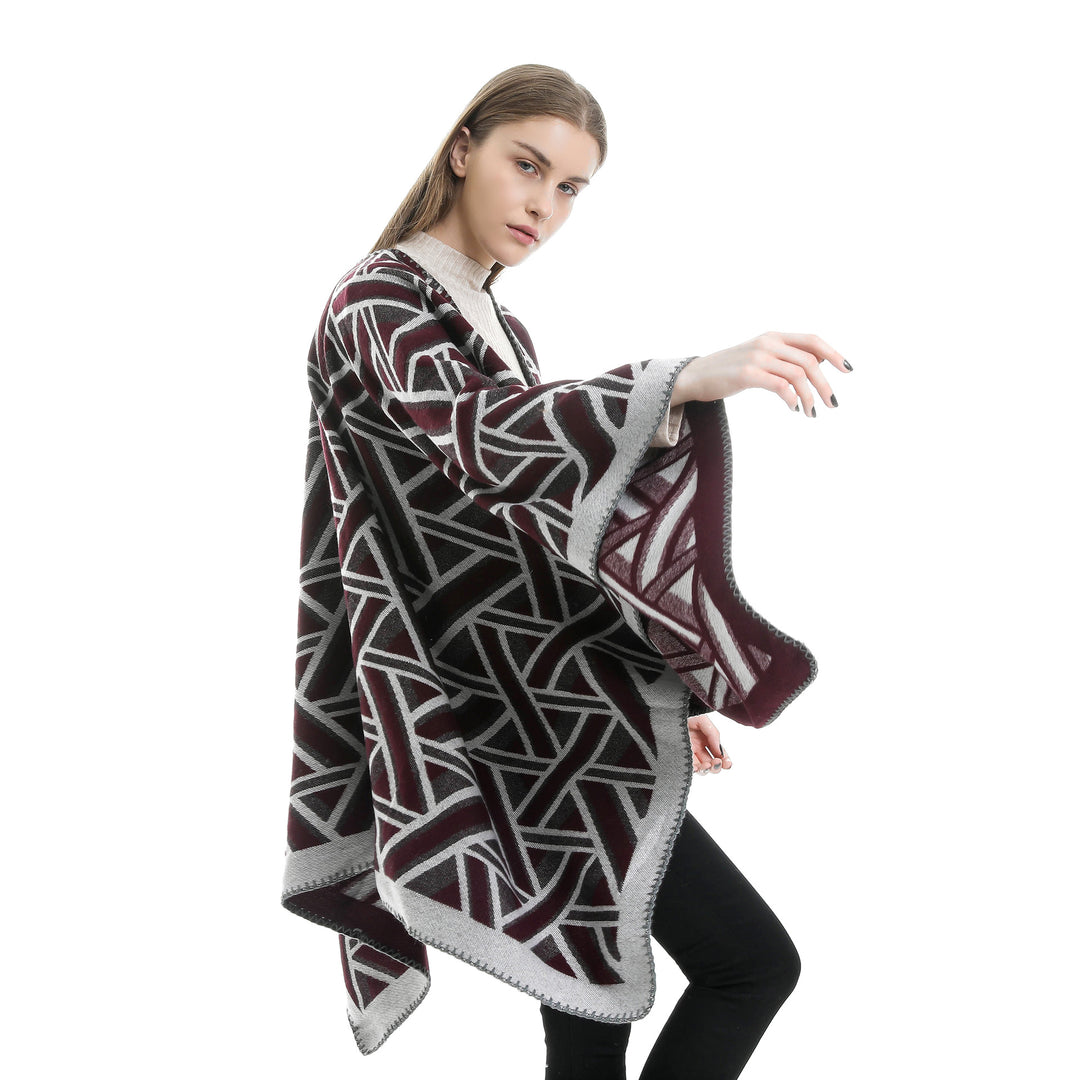 Damen Oversize-Ruana mit geometrischem Jacquard und Ziernaht – Avérine
