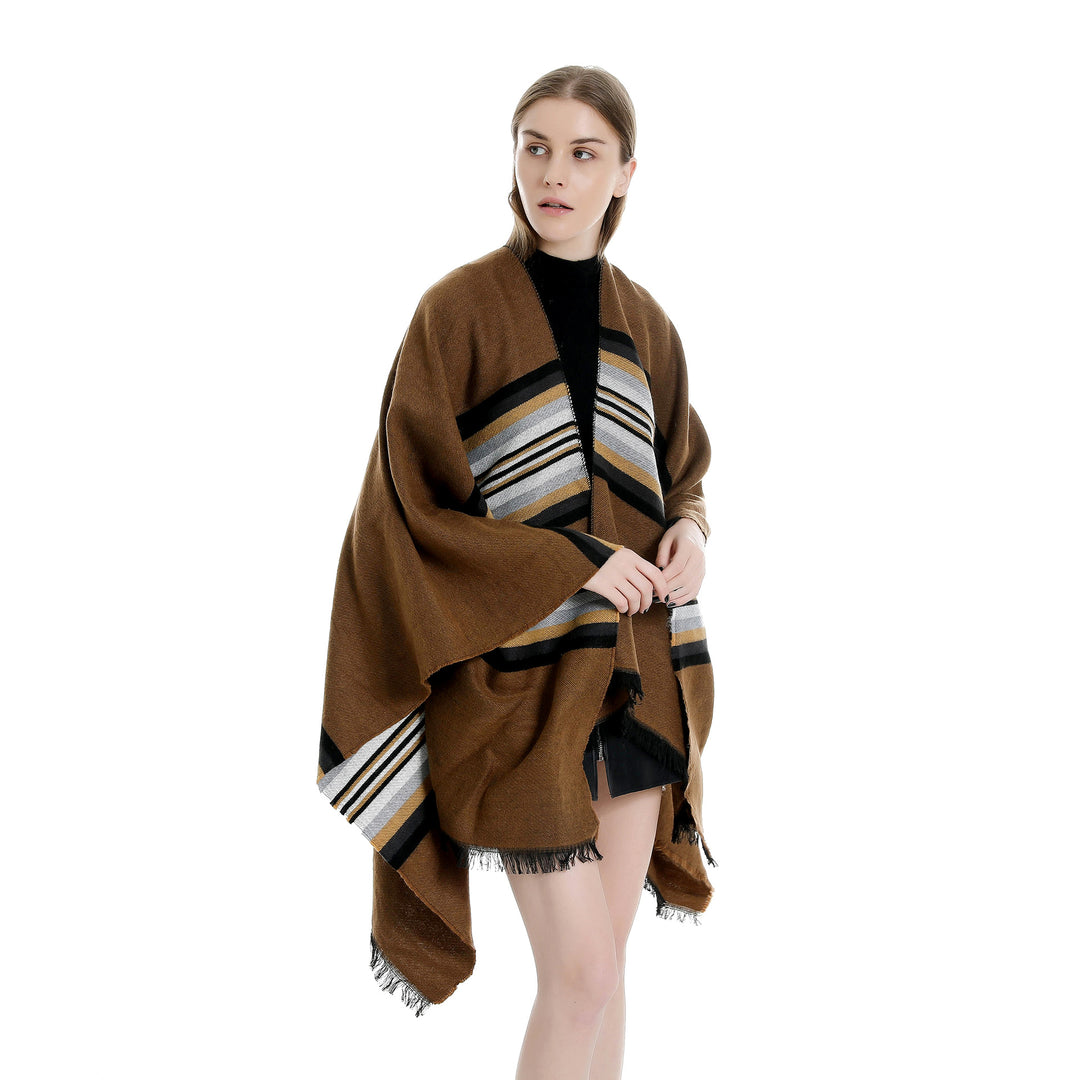 Damen Lässiger Ruana-Poncho aus Wollmix mit asymmetrischem Zipfel und feinem Streifenjacquard – Célinea