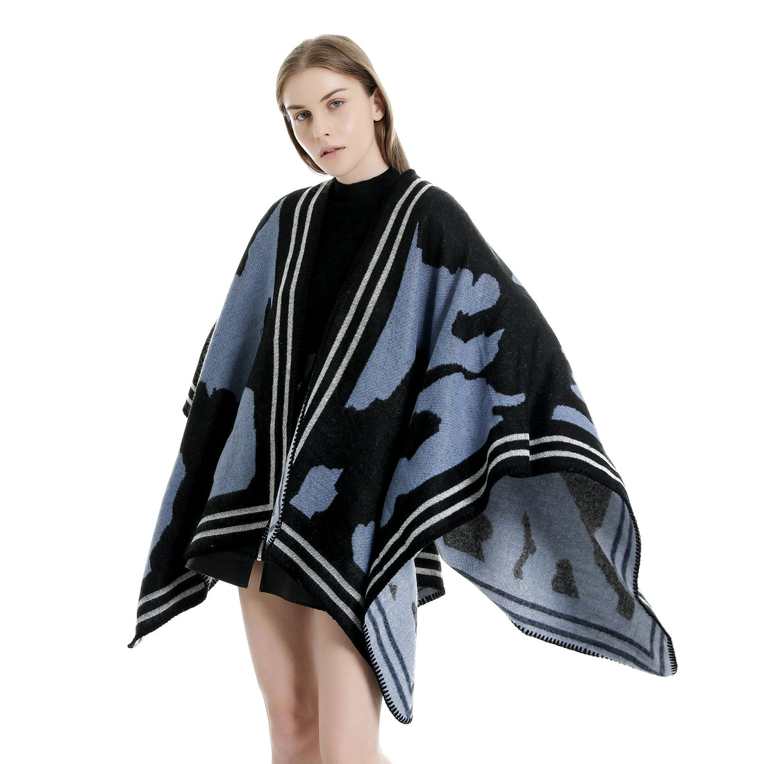 Damen Oversize-Feinstrick-Ruana mit abstraktem Jacquard und kontrastierter Kantenbordüre – Veloura