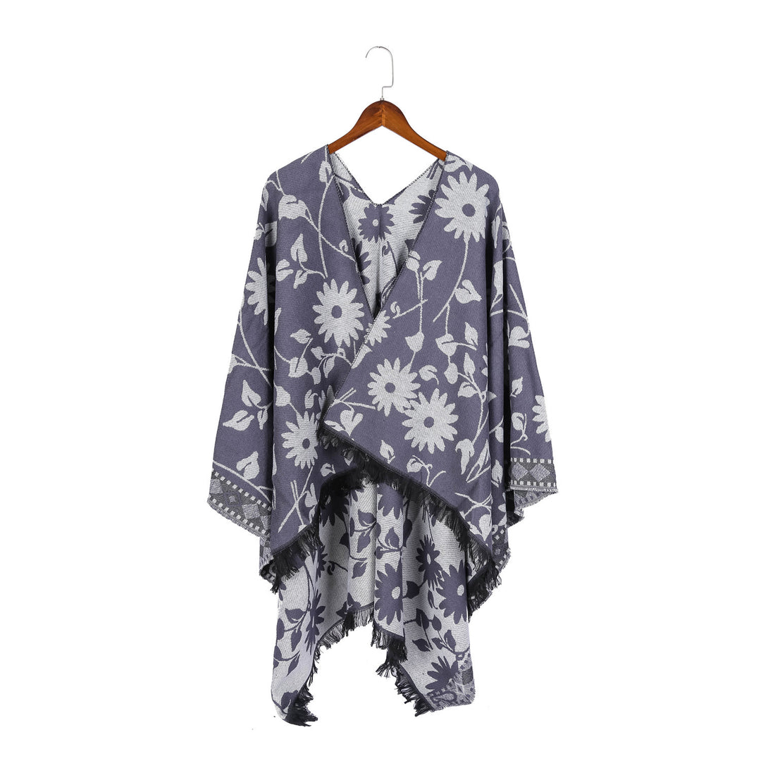 Damen Jacquard‑Ruana‑Poncho mit floralem Jacquard, Fransensaum und weichem Wollmix – Montévia