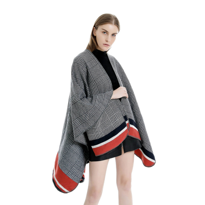 Damen Oversize-Ruana aus Wollmix mit Karojacquard und farbigem Streifenrand – Avérine