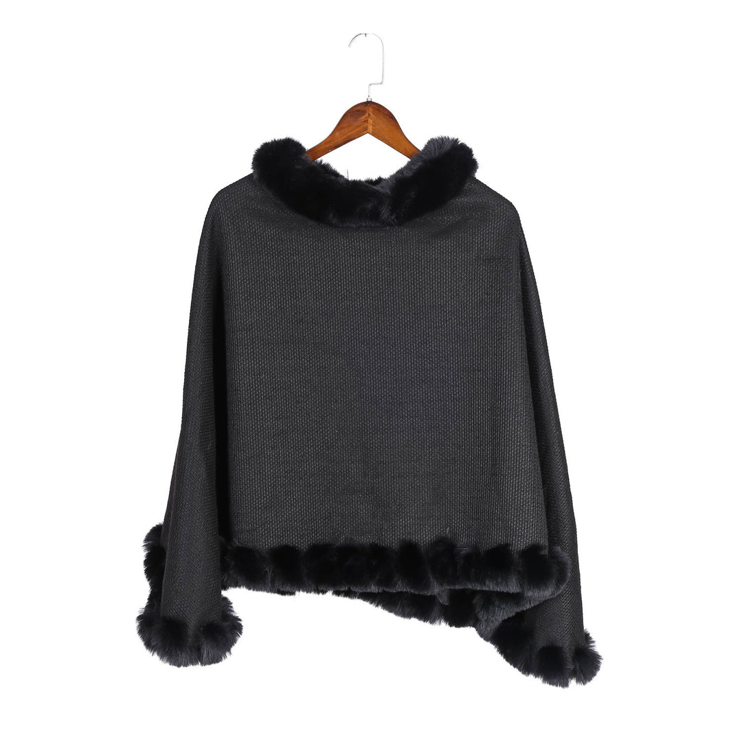Damen Fein gestrickter Ruana-Poncho mit Kunstfellbesatz und asymmetrischem Saum – Célinea