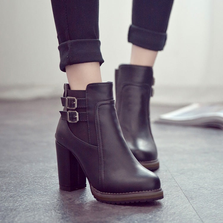 Damen nan knöchelhohe Stiefelette mit hohem Blockabsatz, zwei verstellbaren Riemen und profilierter Laufsohle Echo Archiv