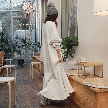 Damen Oversize-Fleece-Maxikleid mit Kapuze und Eingrifftaschen Echoarchiv