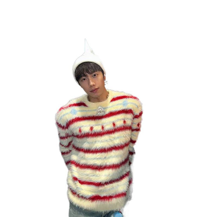 Gefütterter Strickpullover mit Streifenmuster