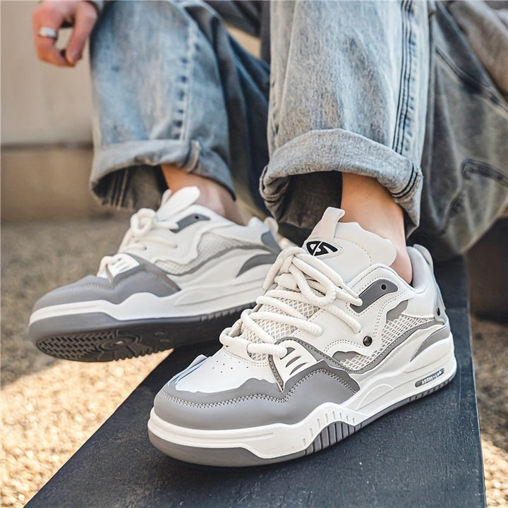 Echoarchiv | Sportliche Turnschuhe