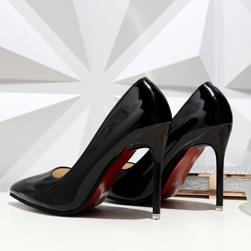 Damen Elegante Hochglanz-Pumps mit Schmaler Silhouette und Komfortablem Innenfutter Echoarchiv
