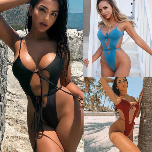 Damen Einteiliger Badeanzug mit aufregendem Cut-Out und verspieltem Bindungselement Echo Archiv