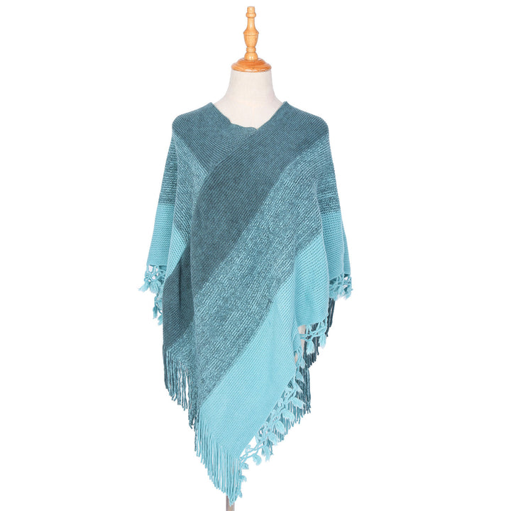 Damen Strick‑Ruana‑Poncho mit V‑Ausschnitt, asymmetrischem Zipfel und gehäkelten Fransen – Veloura