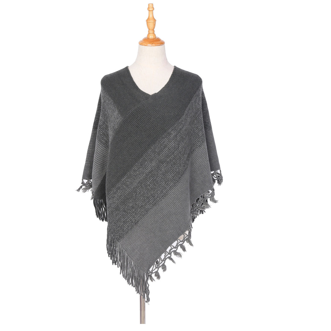 Damen Strick‑Ruana‑Poncho mit V‑Ausschnitt, asymmetrischem Zipfel und gehäkelten Fransen – Veloura