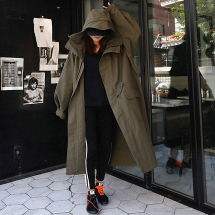 Damen Langer Oversize‑Parka mit extragroßer Kapuze, Tunnelzugtaillen und Pattentaschen – Célinea