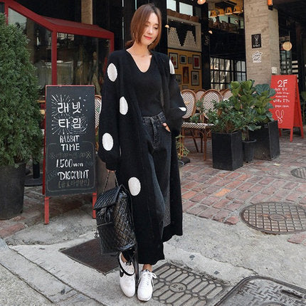 Damen Langer Oversize-Strickmantel mit großem Polka‑Dot‑Muster, Ballonärmeln und offener Front – Veloura