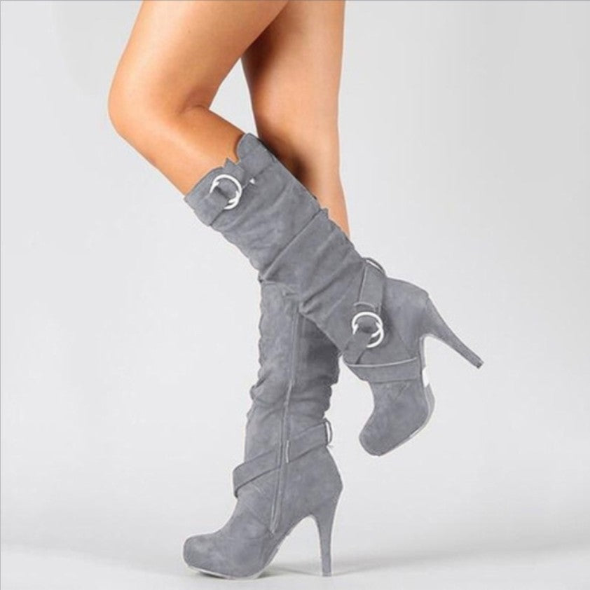 Damen  kniehohe Stiefel mit schmalem Stilettoabsatz, Plateau und dekorativen Metallringen Echo Archiv