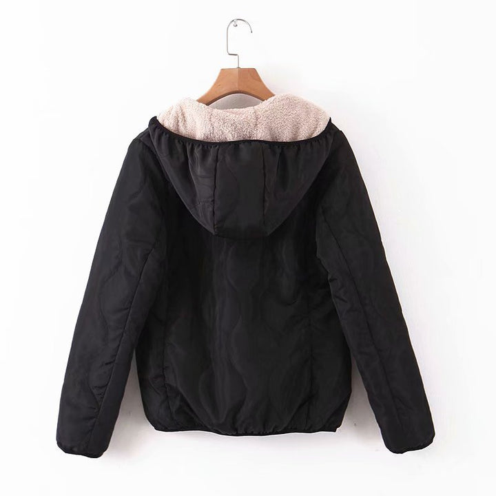 Damen gepolsterte Kapuzenjacke mit Teddyfutter und Wellensteppung – Avérine