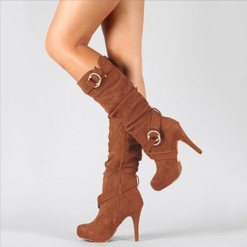 Damen  kniehohe Stiefel mit schmalem Stilettoabsatz, Plateau und dekorativen Metallringen Echo Archiv