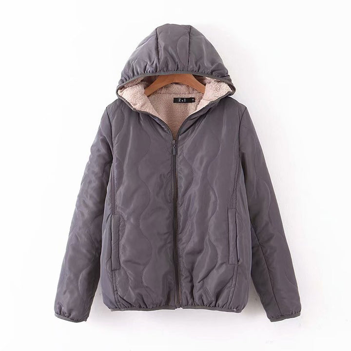 Damen gepolsterte Kapuzenjacke mit Teddyfutter und Wellensteppung – Avérine