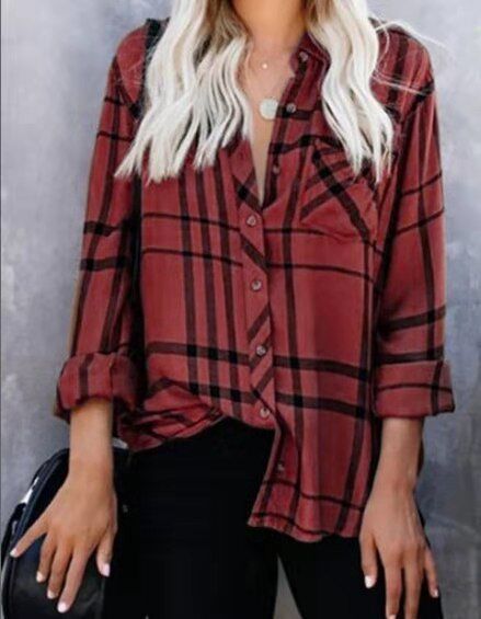 Damen Oversize-Hemdbluse mit Karomuster, Brusttasche und umkrempelbaren Ärmeln – Élovi