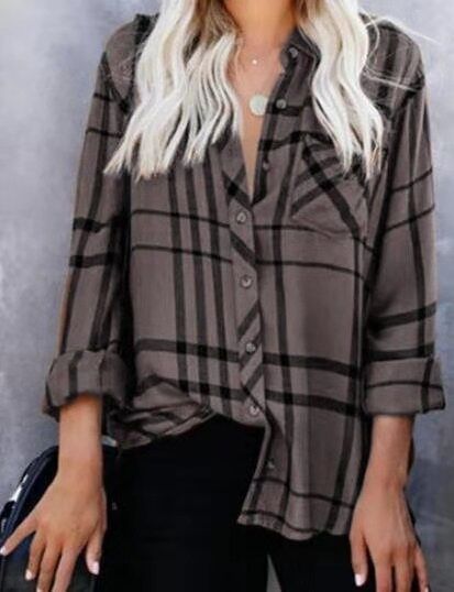 Damen Oversize-Hemdbluse mit Karomuster, Brusttasche und umkrempelbaren Ärmeln – Élovi