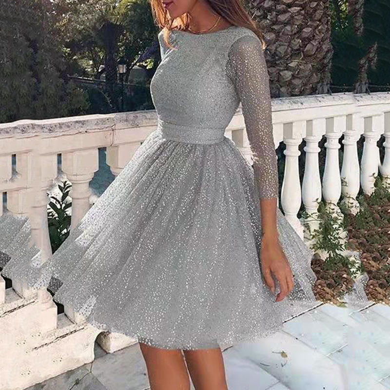 Damen Elegantes Tüllkleid mit Transparenten Ärmeln Echoarchiv