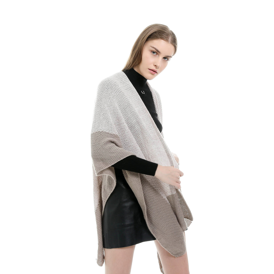 Damen Offene Strick‑Ruana mit Wasserfall‑Saum und Blockstreifen – Veloura