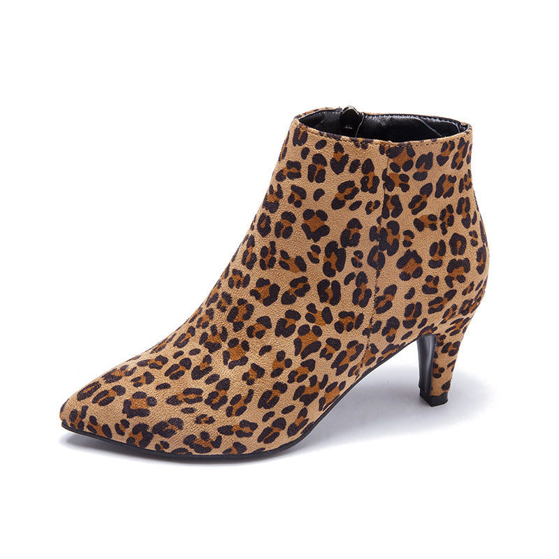 Damen nan spitze Knöchelstiefelette in Wildlederoptik mit schmalem Stilettoabsatz und seitlichem Reißverschluss Echo Archiv