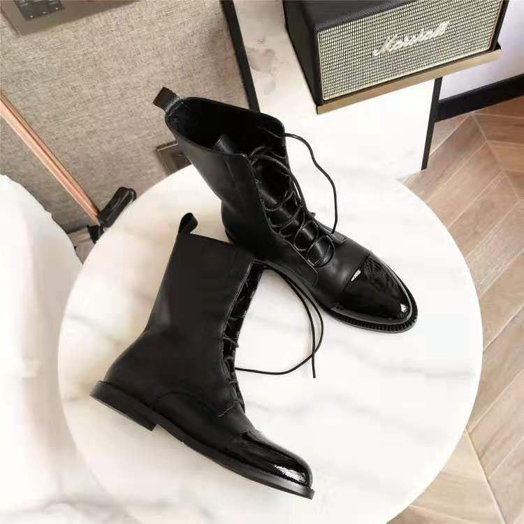 Damen nan elegante Schnür-Boots mit Kappenzehen, verziertem Schnürdetail und praktischen Zugschlaufen Echo Archiv