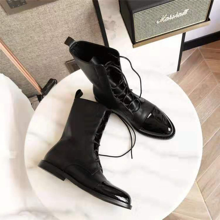 Damen nan elegante Schnür-Boots mit Kappenzehen, verziertem Schnürdetail und praktischen Zugschlaufen Echo Archiv