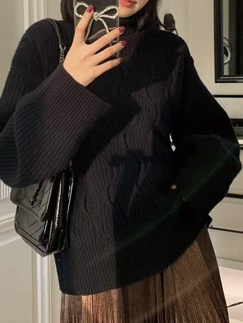 Gefütterter Strickpullover mit Rollkragen
