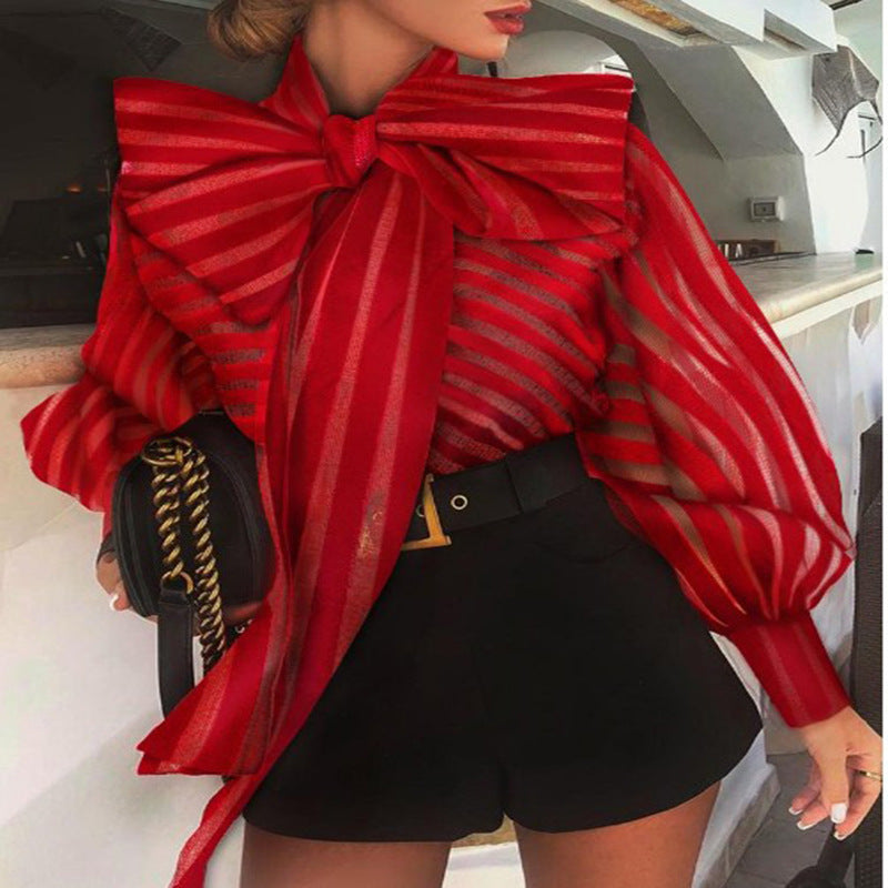 Damen Bluse mit extravaganten Rüschen und eleganten Streifendetails Echo Archiv