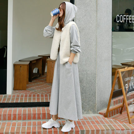 Damen Maxi‑Sweatkleid mit Kapuze, Oversize‑Silhouette und seitlichen Eingrifftaschen Echoarchiv