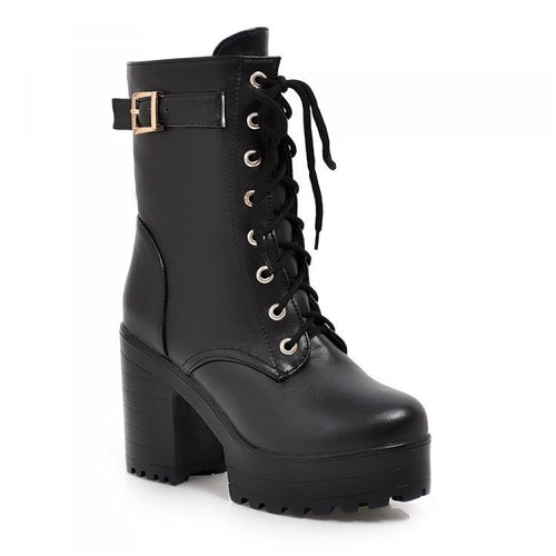 Echoarchiv | Stiefel mit Schnürung und Schnalle