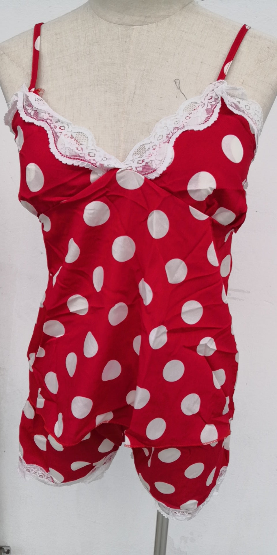 Damen Satin Schlafanzug mit Spitze und Punkten Echo Archiv