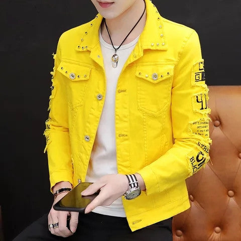 Herren modischer Denimjacke mit dekorativen Details Echoarchiv