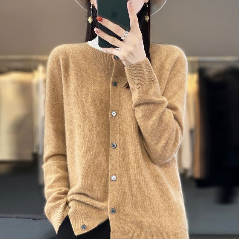 Echoarchiv | Merino Wollstrickjacke mit Rundhalsausschnitt und Langen Ärmeln