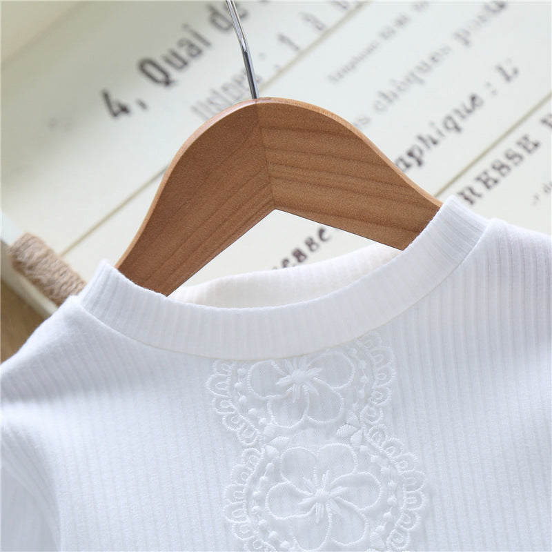 Damen Bluse mit transparenten Tüllärmeln und feinen Stickereien Echo Archiv
