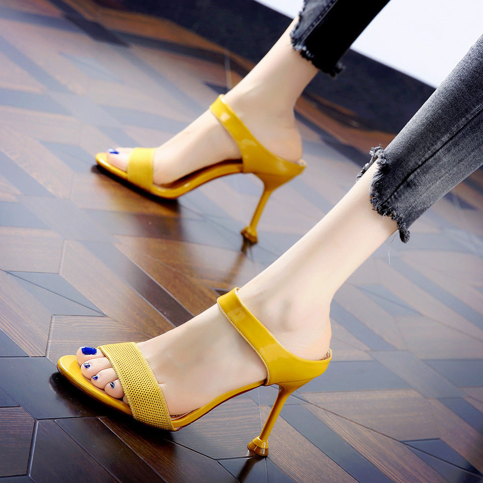 Damen nan offene Zehen-Sandalette mit skulpturellem Stilettoabsatz und texturierter Zehenblende Echo Archiv