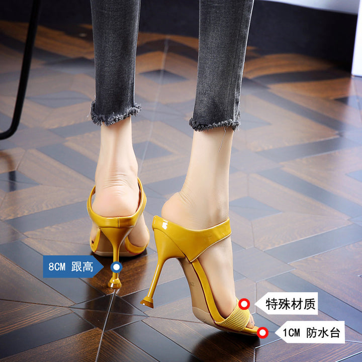 Damen nan offene Zehen-Sandalette mit skulpturellem Stilettoabsatz und texturierter Zehenblende Echo Archiv