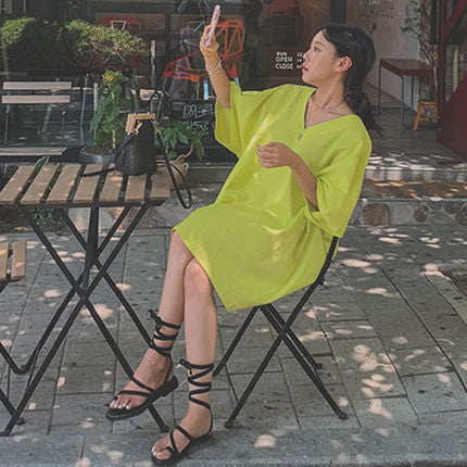 Damen Leichtes Oversize-Kaftan-Kleid mit V-Ausschnitt und asymmetrischem Saum – Valéora