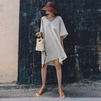 Damen Leichtes Oversize-Kaftan-Kleid mit V-Ausschnitt und asymmetrischem Saum – Valéora