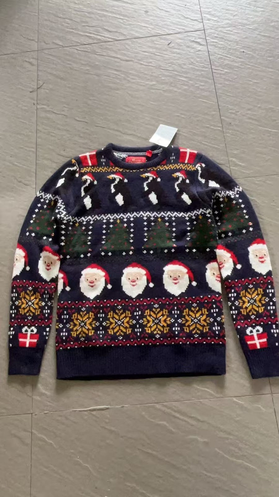 Lockerer Strickpullover mit weihnachtlichem Motiv
